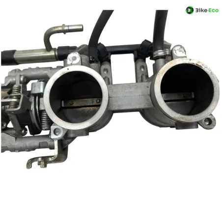 Rampe d'injection MV AGUSTA BRUTALE 990 R 2010-2011