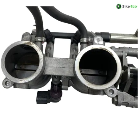 Rampe d'injection MV AGUSTA BRUTALE 990 R 2010-2011