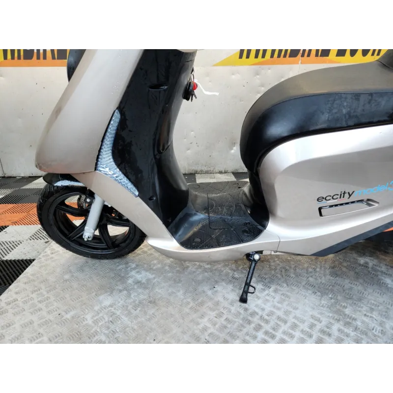 ECCITY MOTOCYCLES ECTY MODEL 3