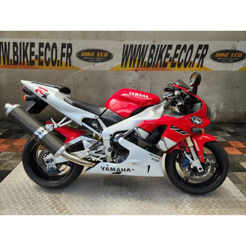 YAMAHA YZF R1