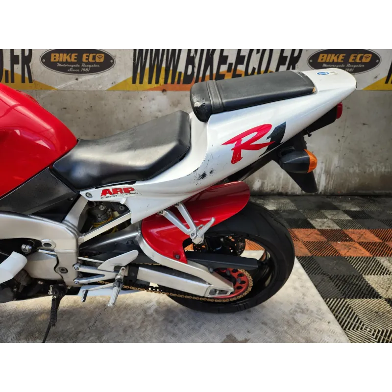YAMAHA YZF R1