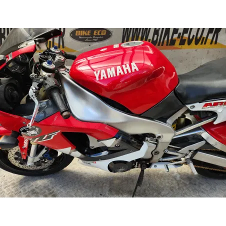 YAMAHA YZF R1