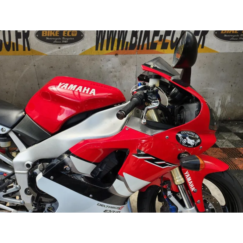 YAMAHA YZF R1