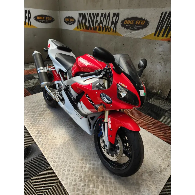 YAMAHA YZF R1