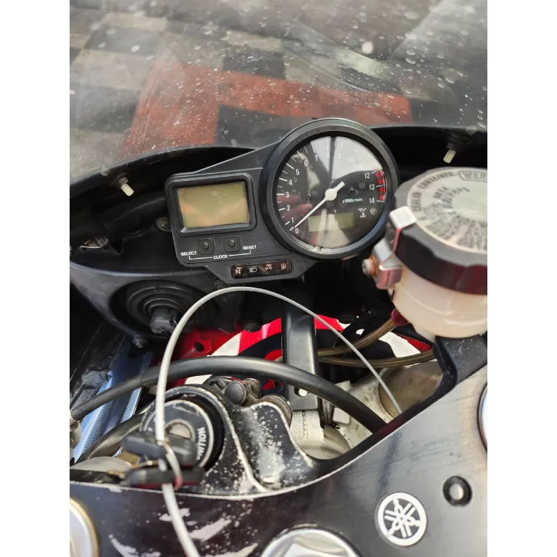 YAMAHA YZF R1