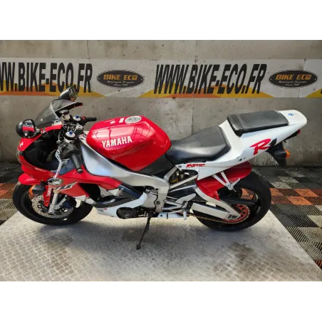 YAMAHA YZF R1