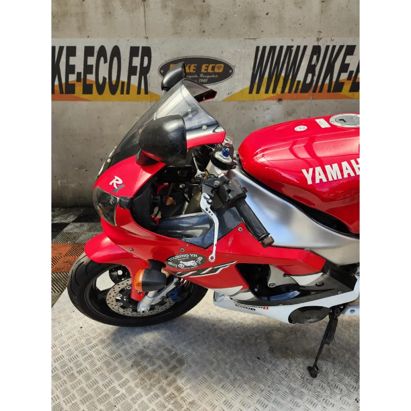YAMAHA YZF R1