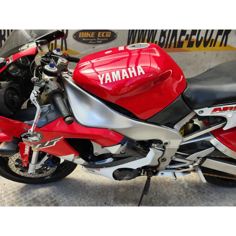 YAMAHA YZF R1