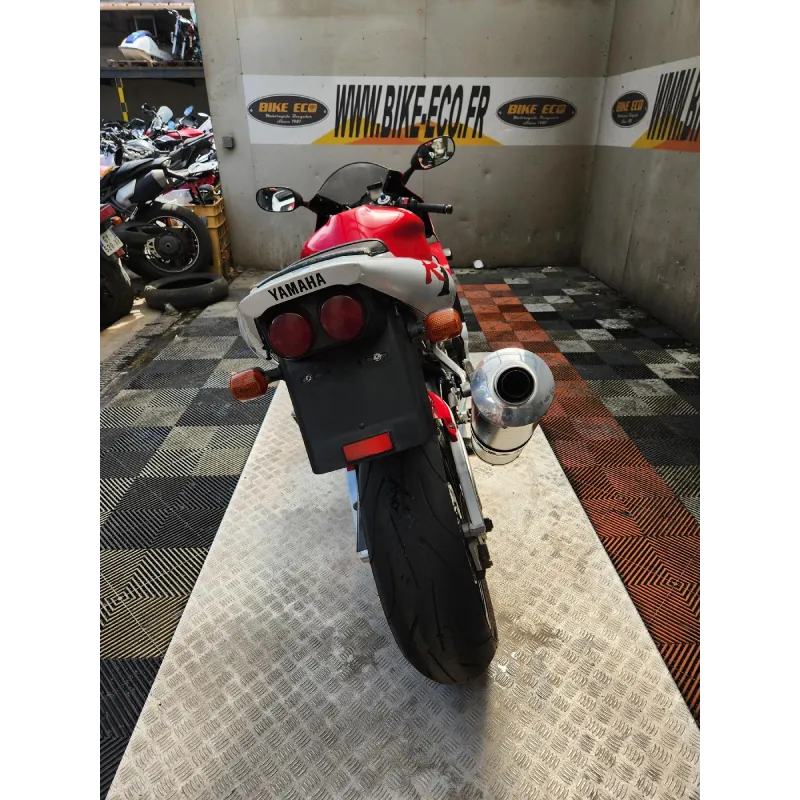 YAMAHA YZF R1