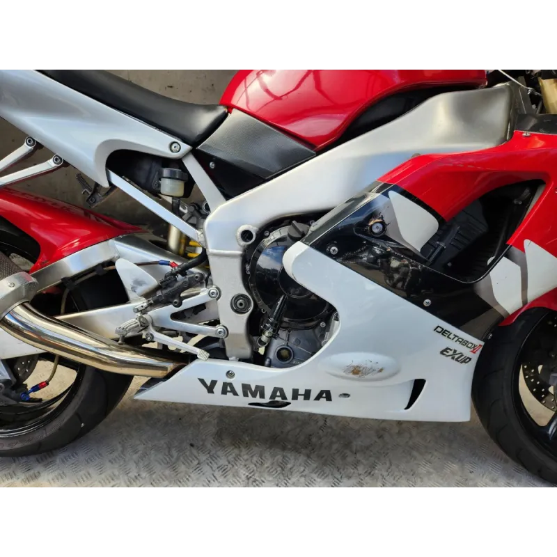 YAMAHA YZF R1