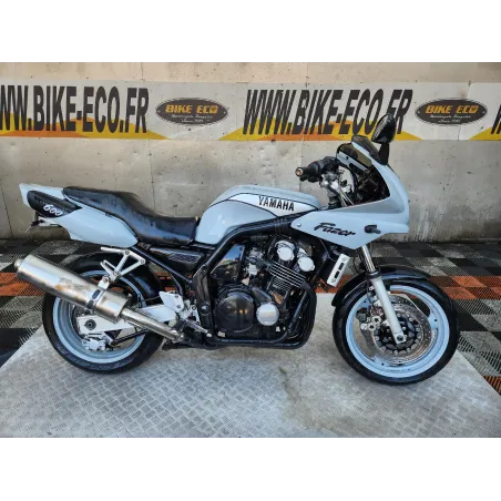 YAMAHA FZS 600 FAZER