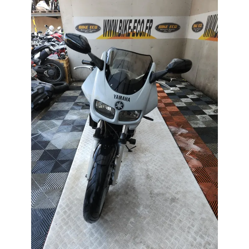 YAMAHA FZS 600 FAZER