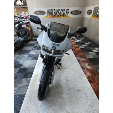 YAMAHA FZS 600 FAZER
