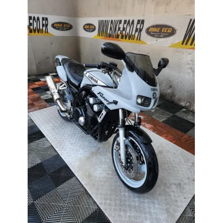 YAMAHA FZS 600 FAZER