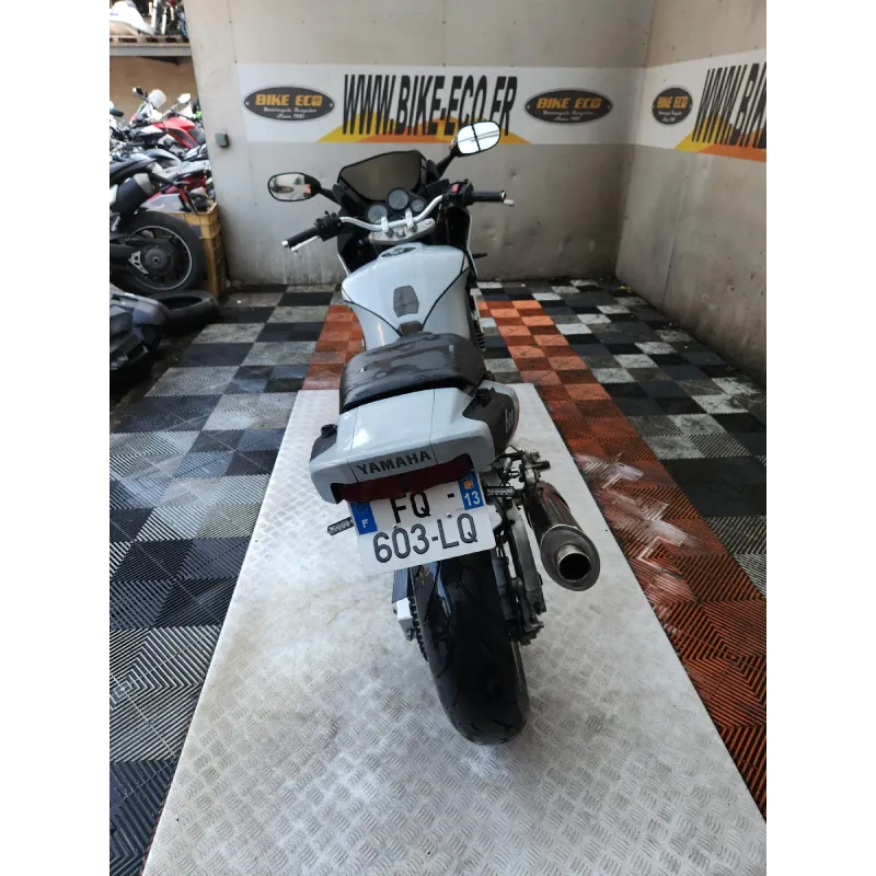 YAMAHA FZS 600 FAZER