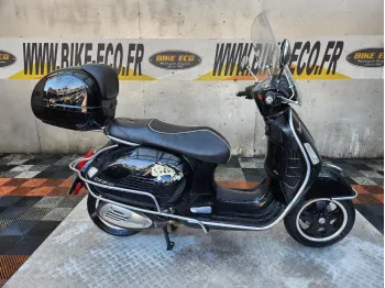 PIAGGIO VESPA 300 GTS