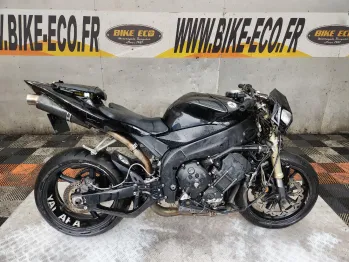 YAMAHA YZF 1000 R1