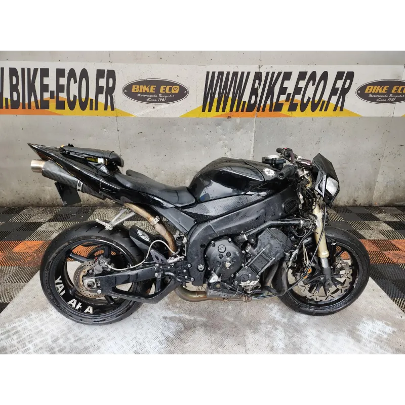 YAMAHA YZF 1000 R1
