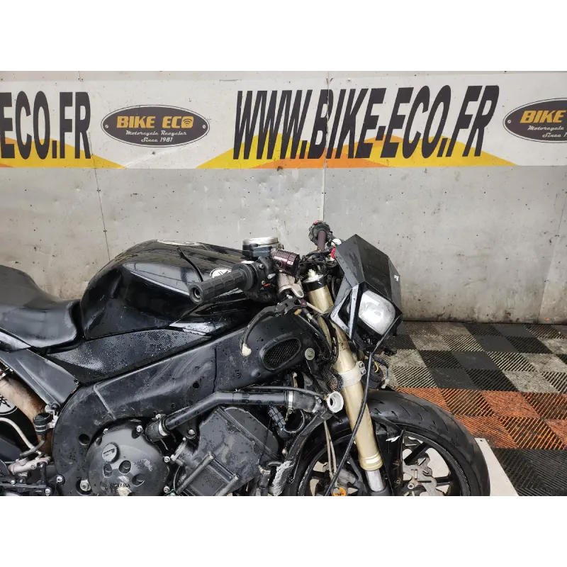 YAMAHA YZF 1000 R1