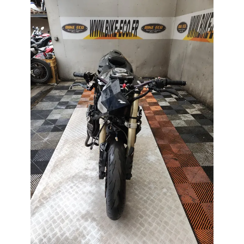 YAMAHA YZF 1000 R1