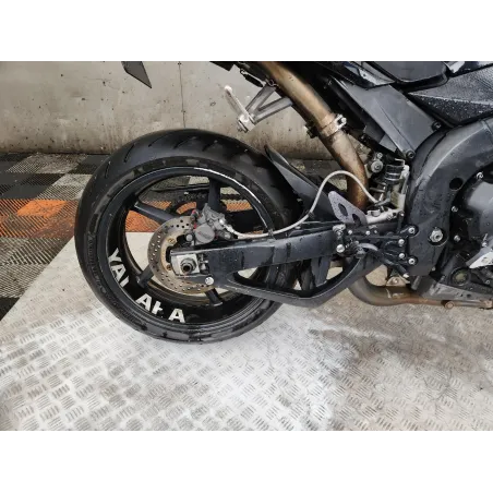 YAMAHA YZF 1000 R1