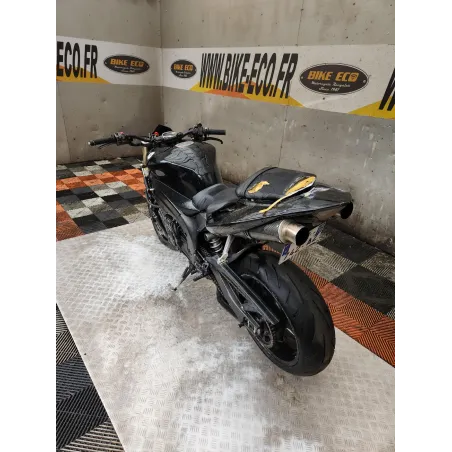 YAMAHA YZF 1000 R1