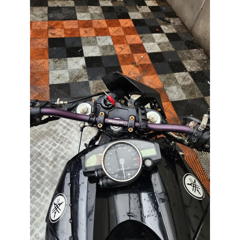 YAMAHA YZF 1000 R1