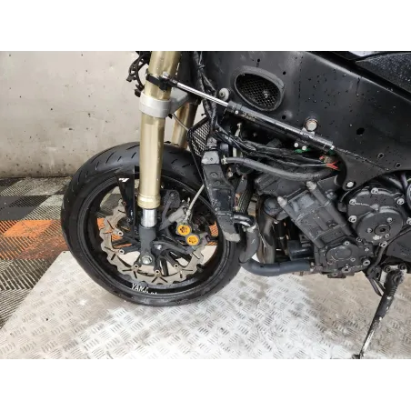 YAMAHA YZF 1000 R1
