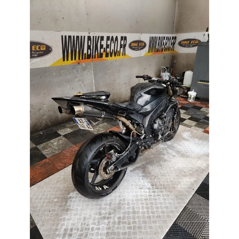 YAMAHA YZF 1000 R1