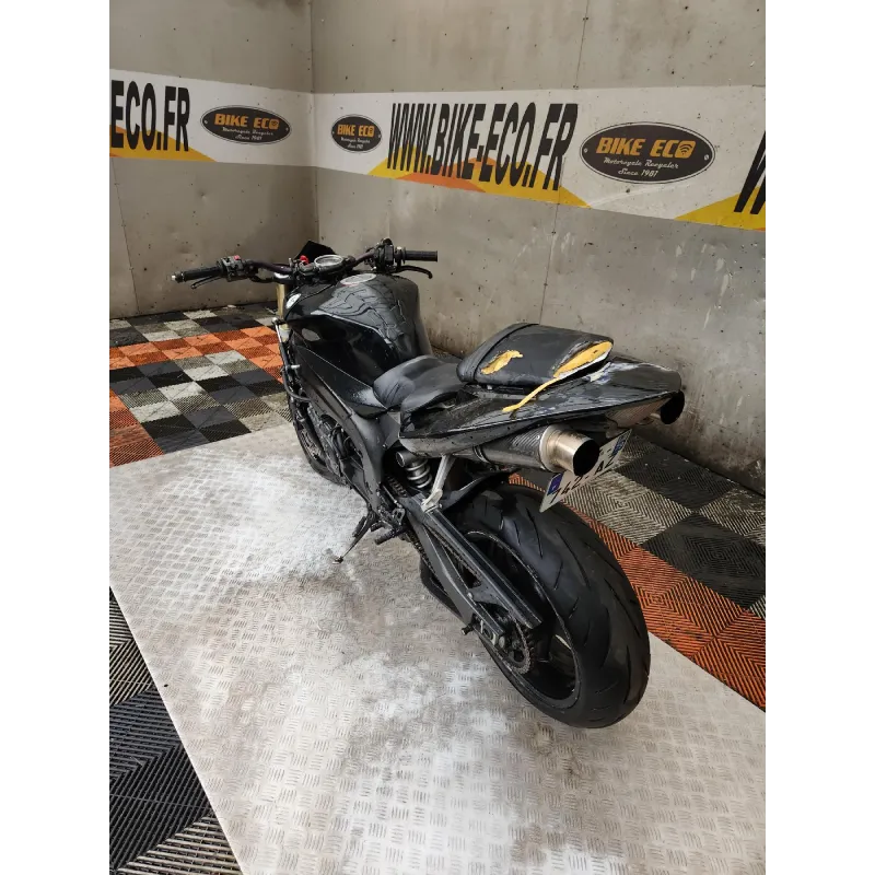 YAMAHA YZF 1000 R1