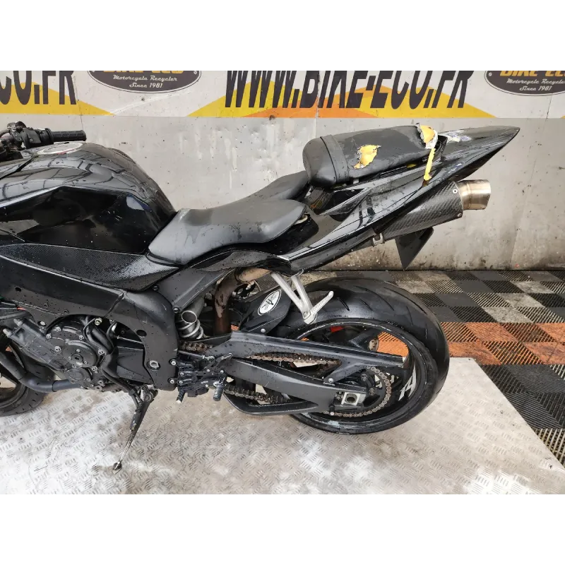 YAMAHA YZF 1000 R1