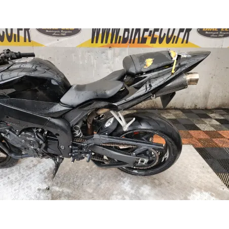 YAMAHA YZF 1000 R1