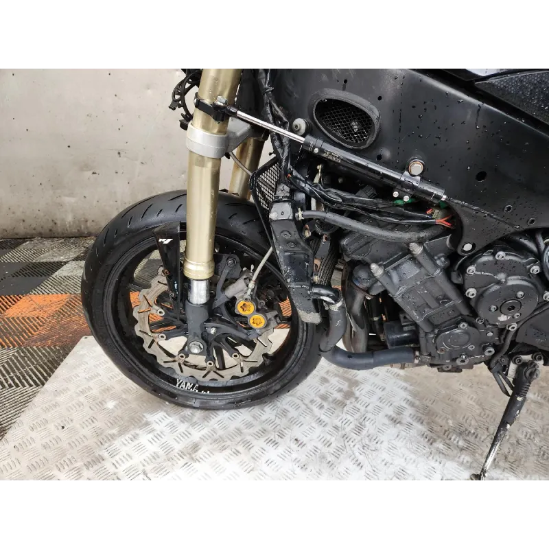 YAMAHA YZF 1000 R1