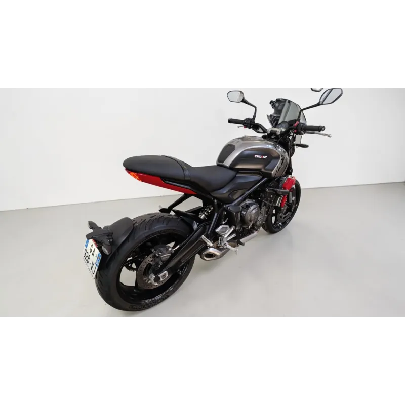 TRIUMPH TRIDENT 660