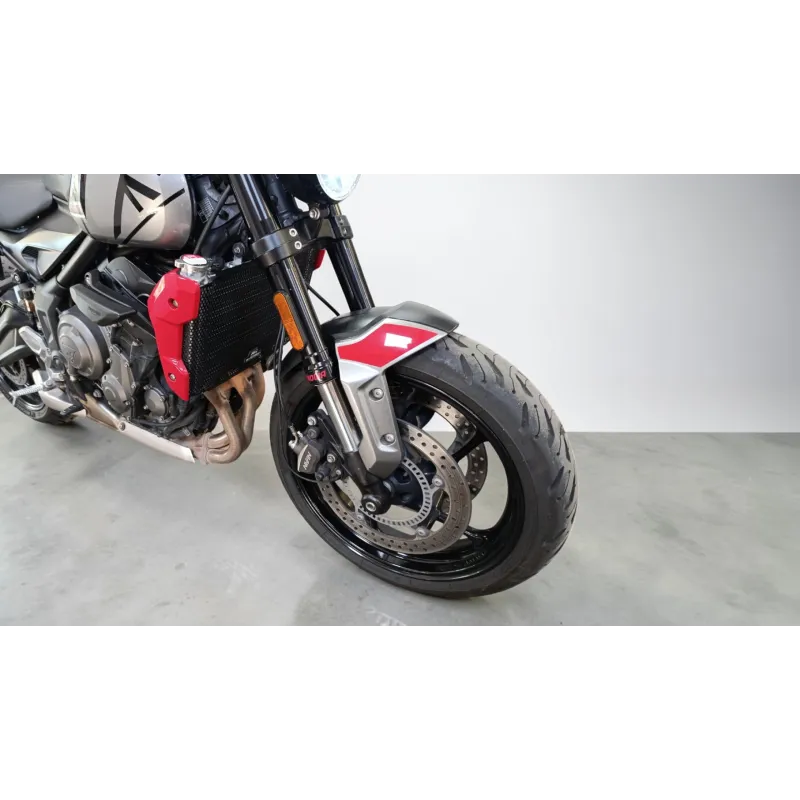 TRIUMPH TRIDENT 660