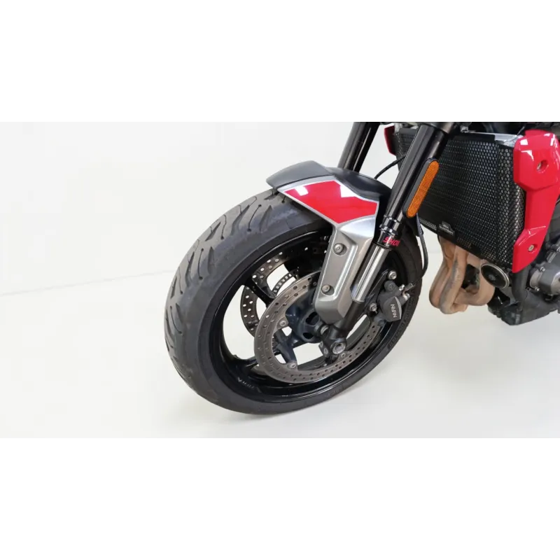 TRIUMPH TRIDENT 660