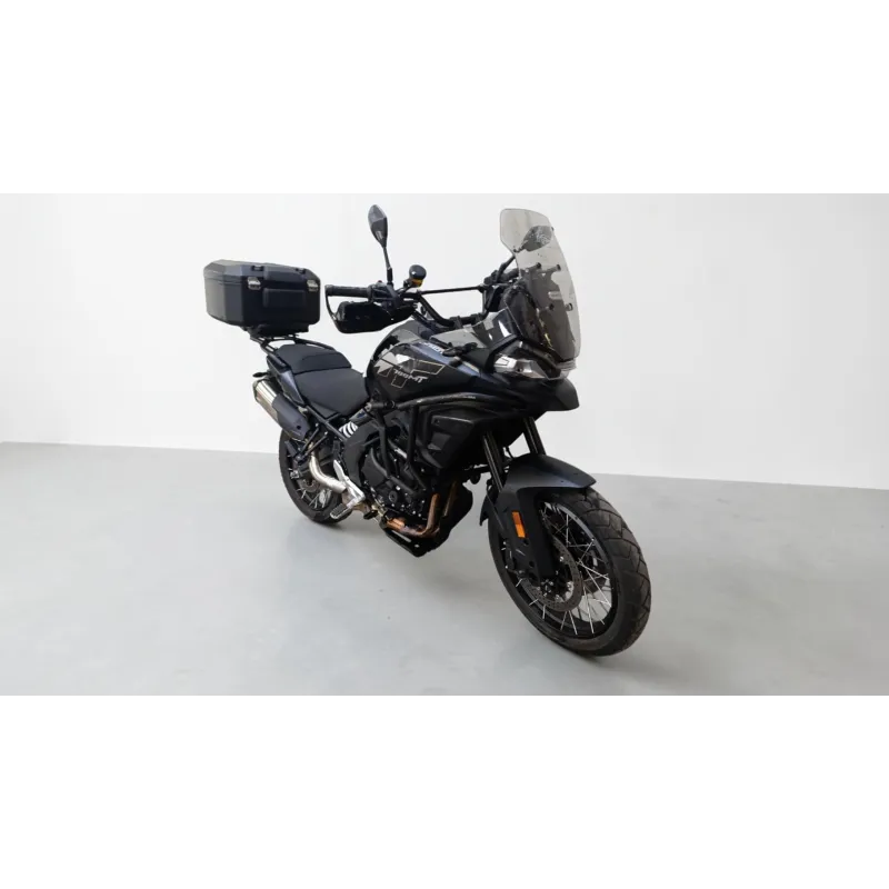CF MOTO MT 700