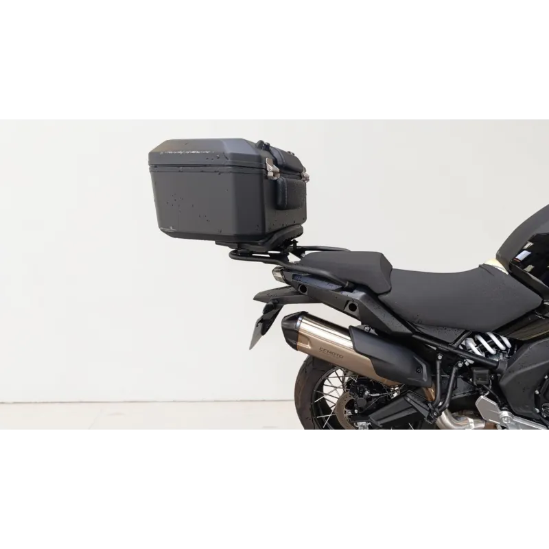 CF MOTO MT 700