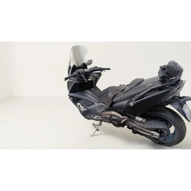 KYMCO AK 550