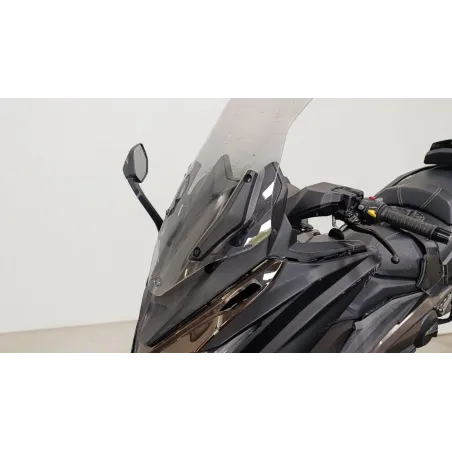 KYMCO AK 550