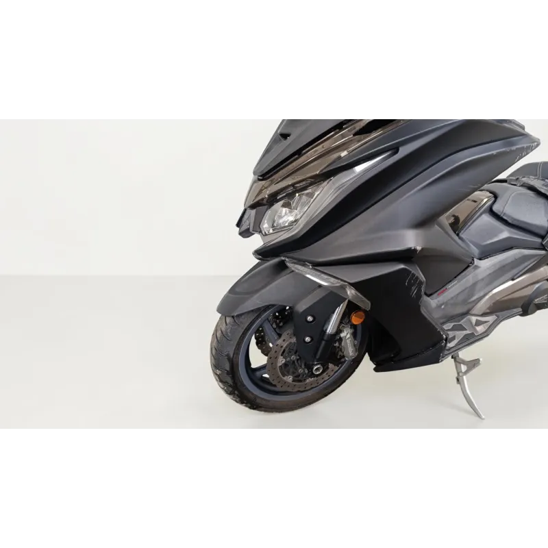 KYMCO AK 550