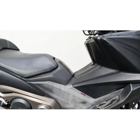 KYMCO AK 550