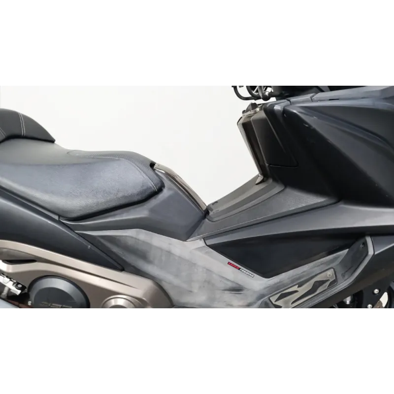 KYMCO AK 550