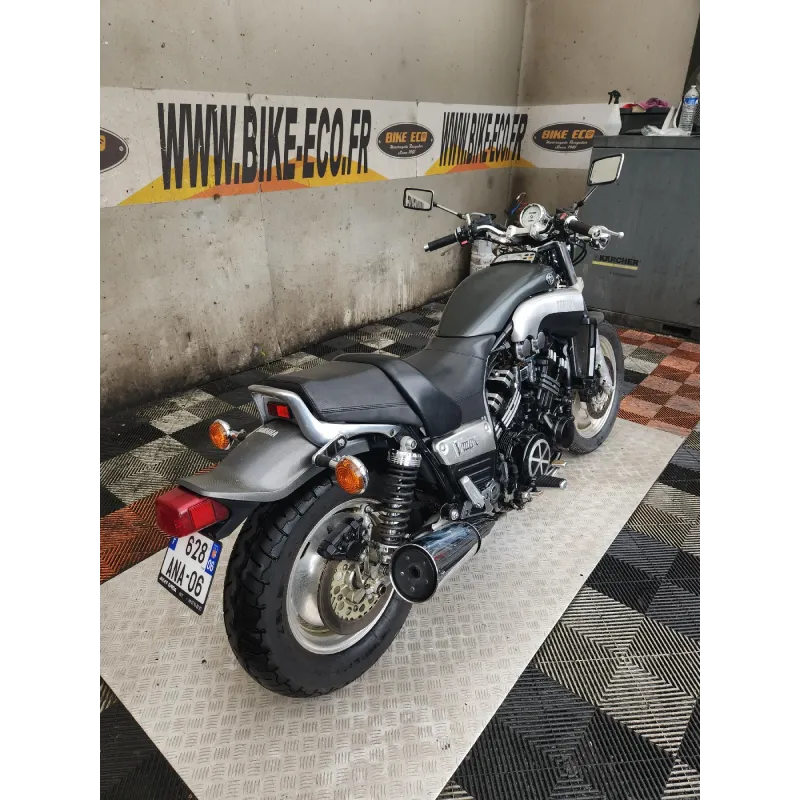 YAMAHA VMAX 1200