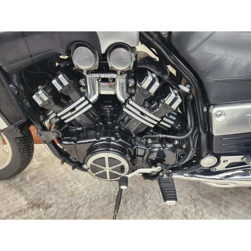 YAMAHA VMAX 1200