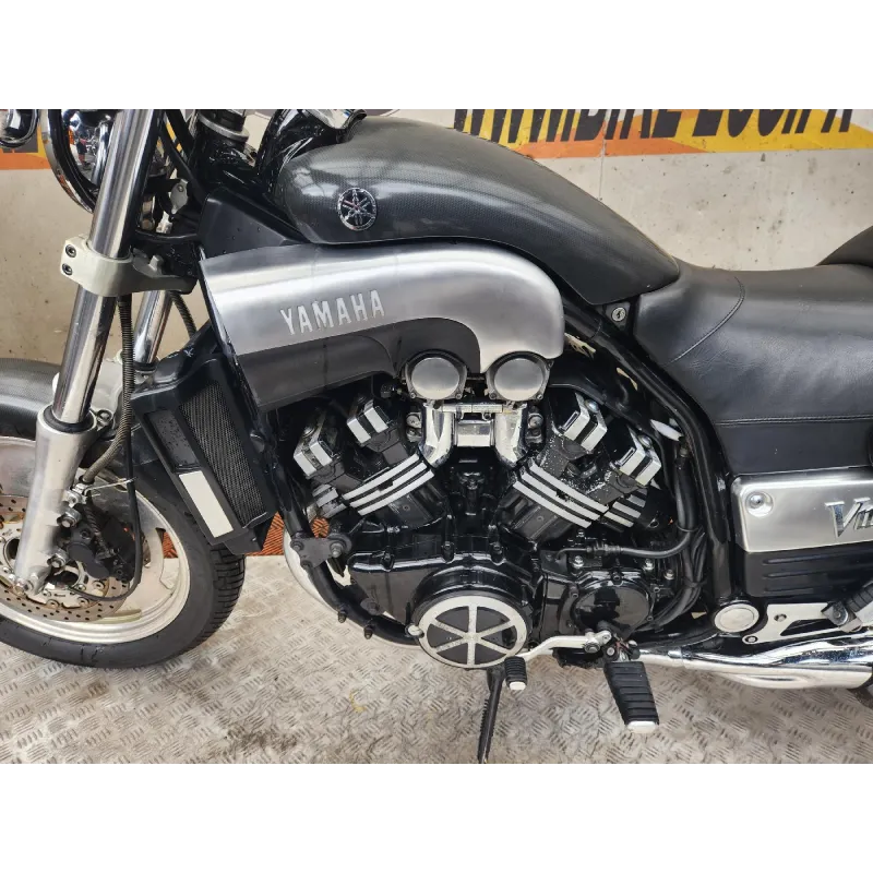 YAMAHA VMAX 1200