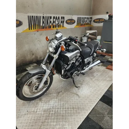 YAMAHA VMAX 1200