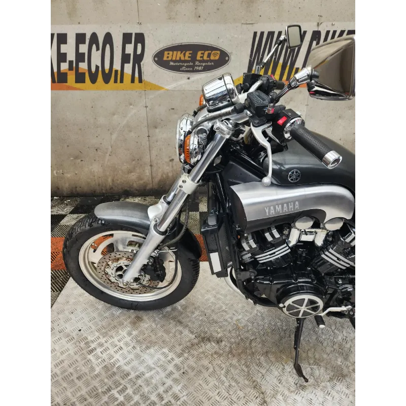 YAMAHA VMAX 1200