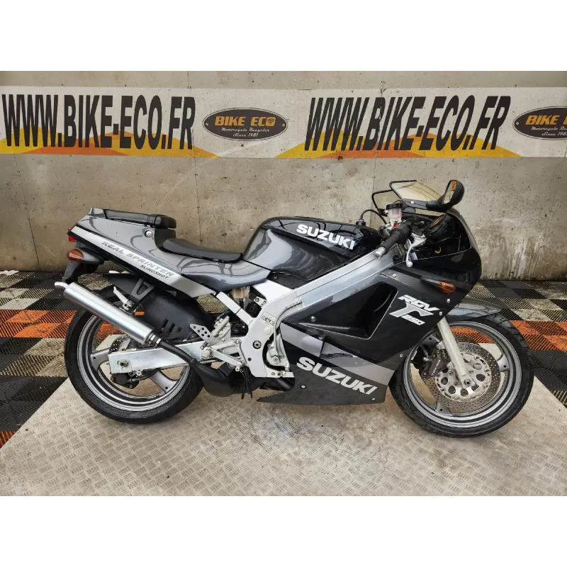 SUZUKI RGV 250