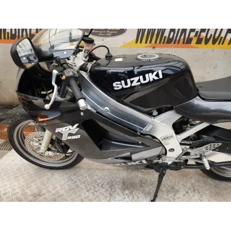 SUZUKI RGV 250